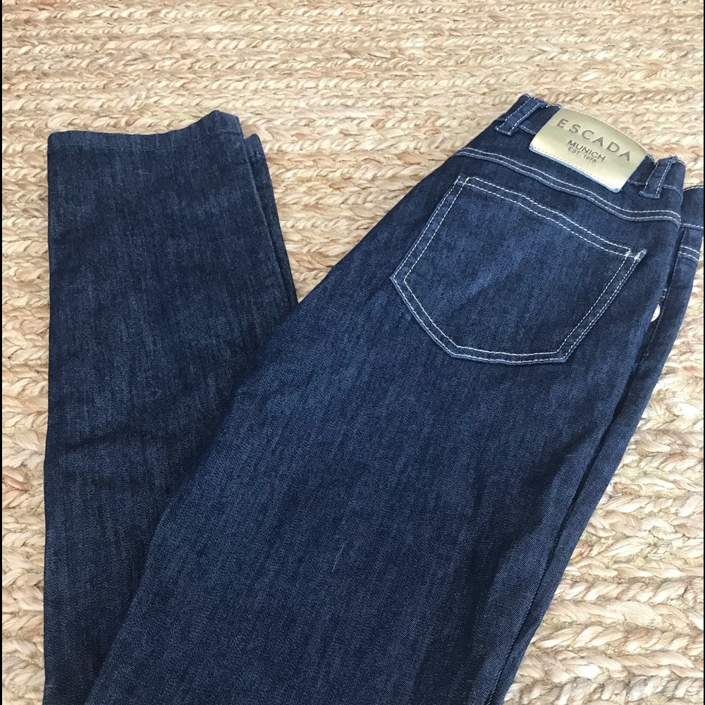 Escada jeans szE34  sz 2 New Dark rinse narrow leg